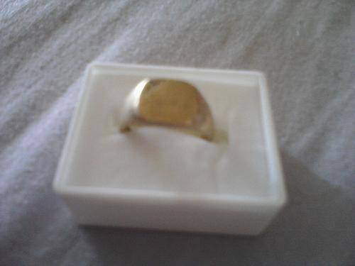 9CT GOLD RING (SOLID GOLD)